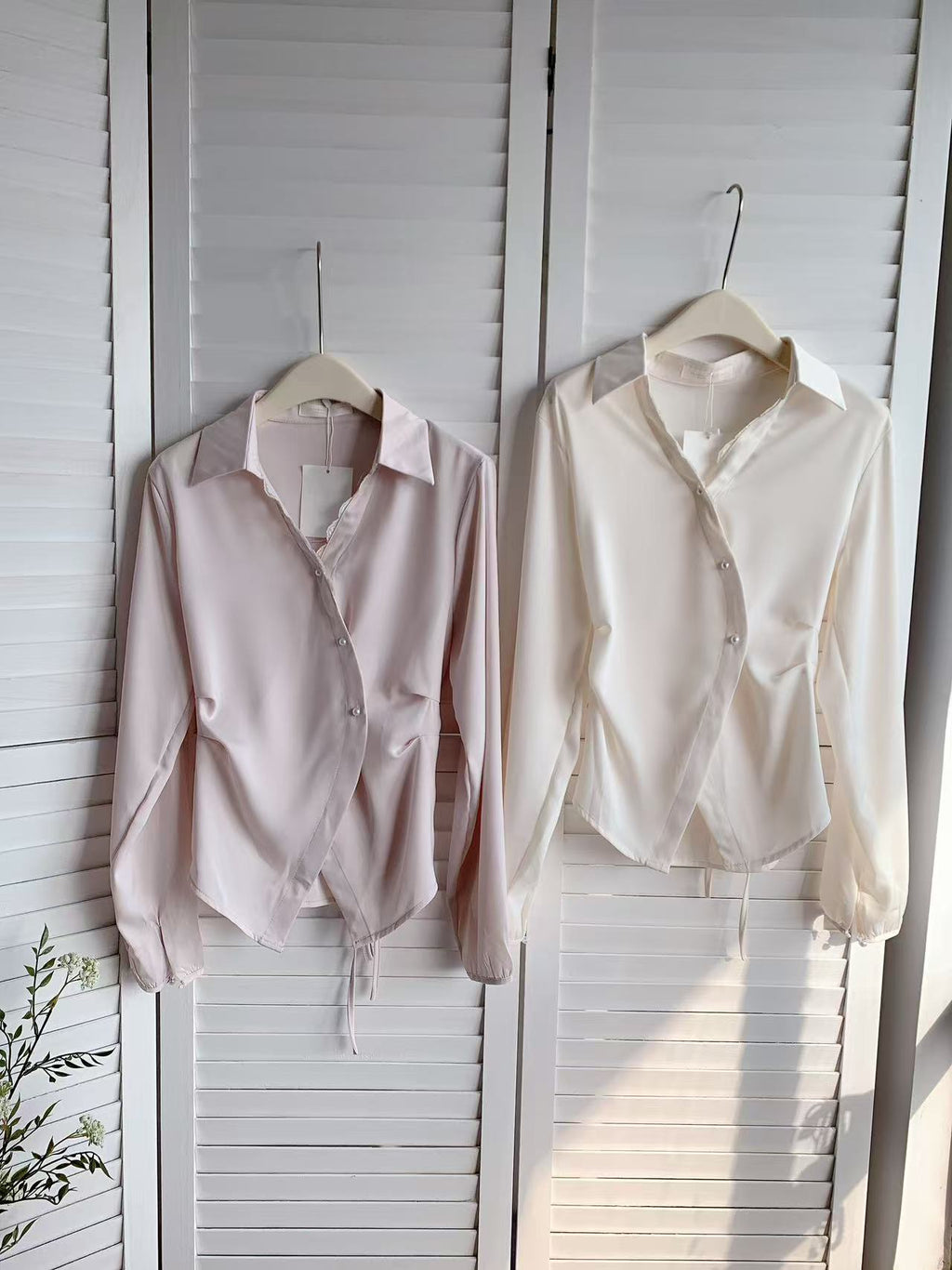 HELLO MILK TEE- 85775 珍珠扣小衫