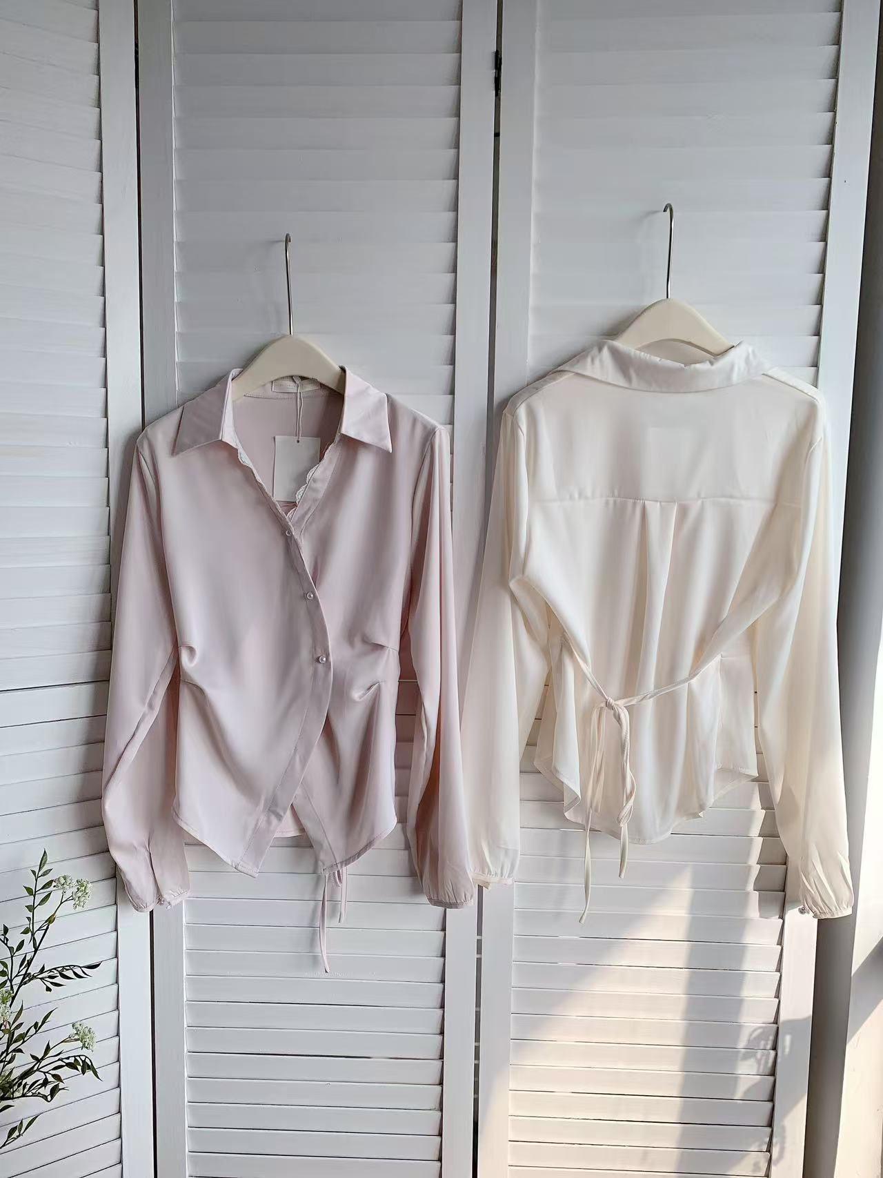 HELLO MILK TEE- 85775 珍珠扣小衫