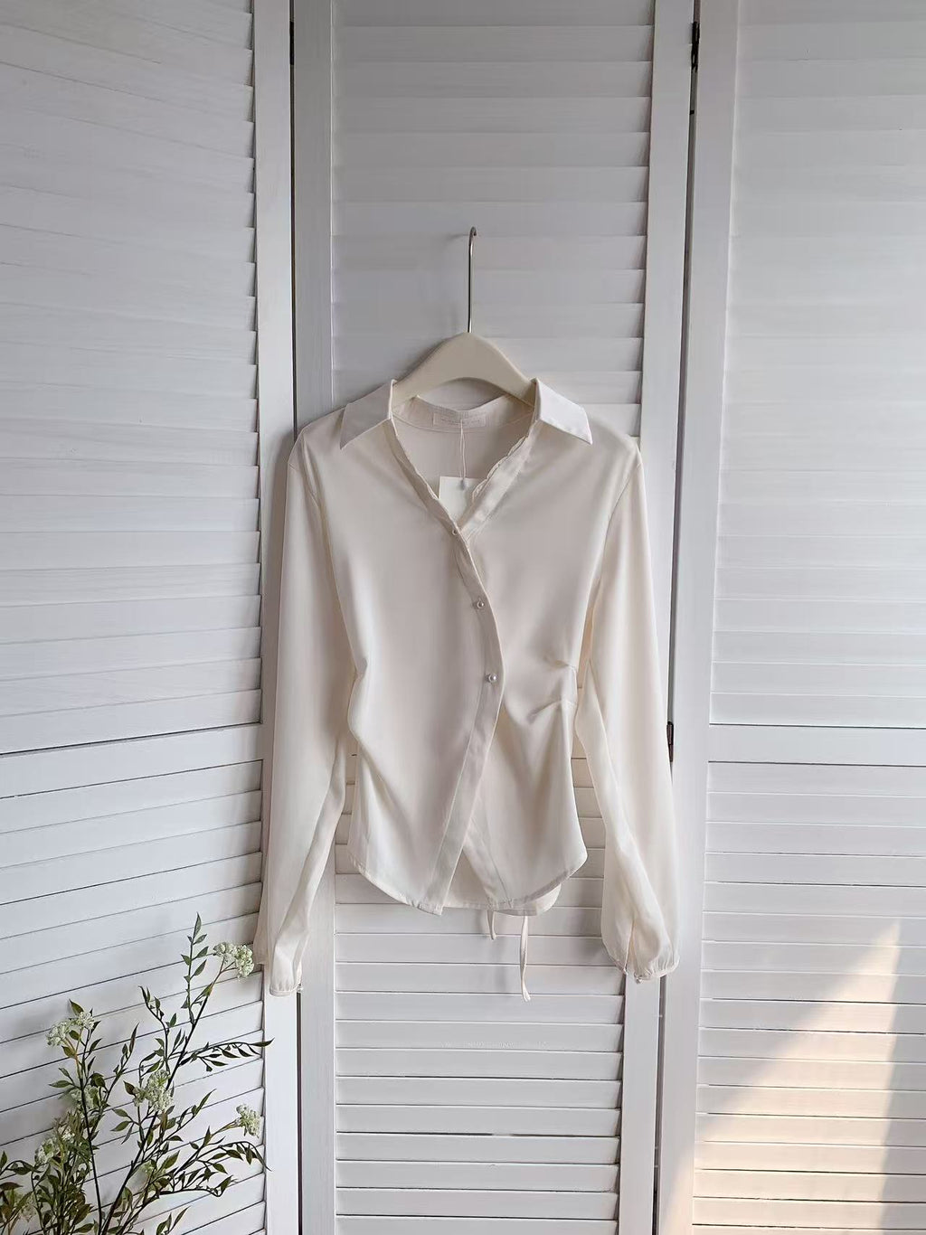 HELLO MILK TEE- 85775 珍珠扣小衫