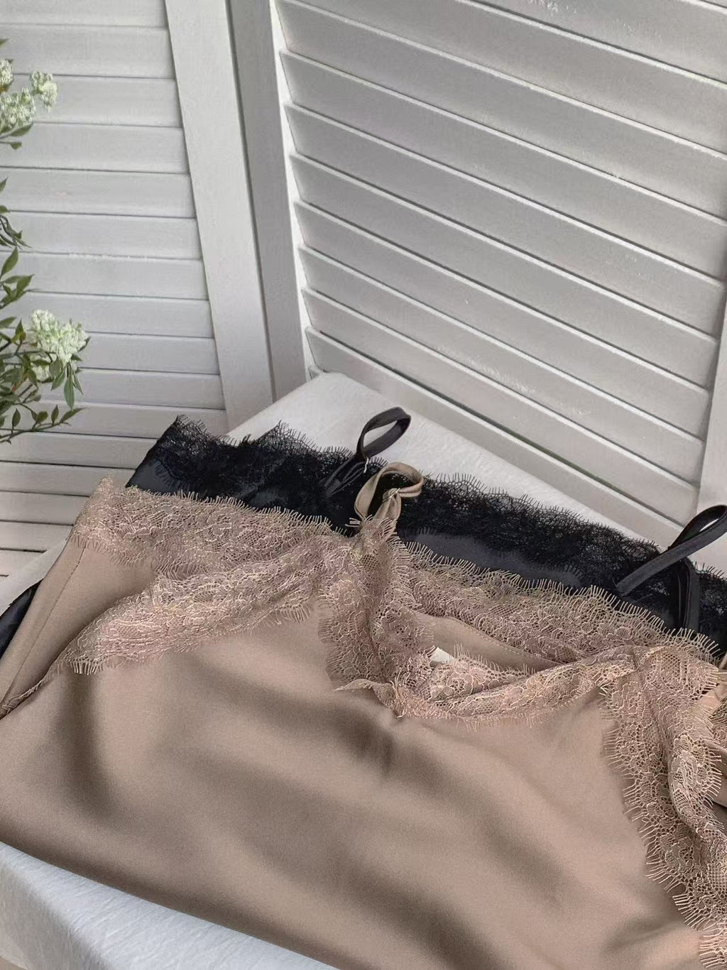 HELLO MILK TEE- 85799 蕾絲吊帶衫