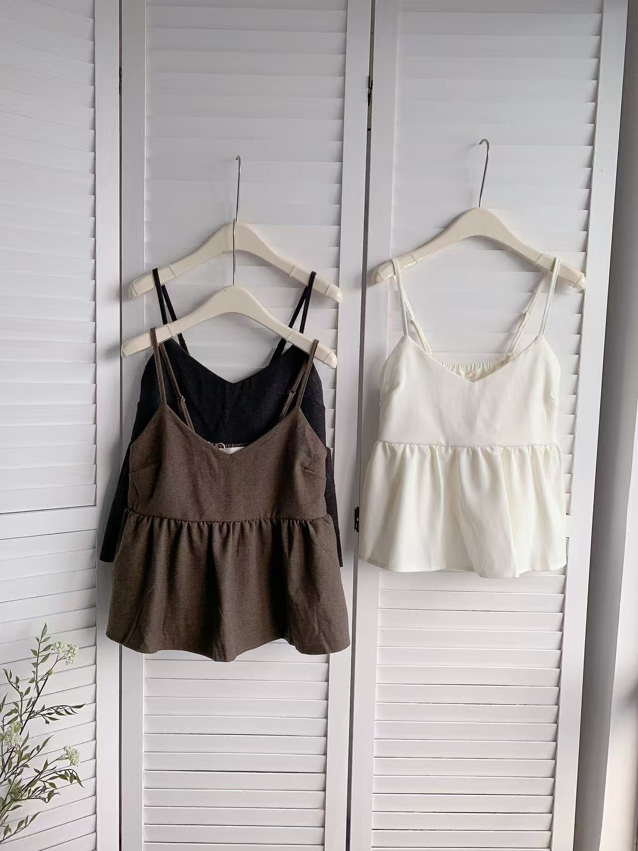 HELLO MILK TEE- 85832 簡約吊帶衫