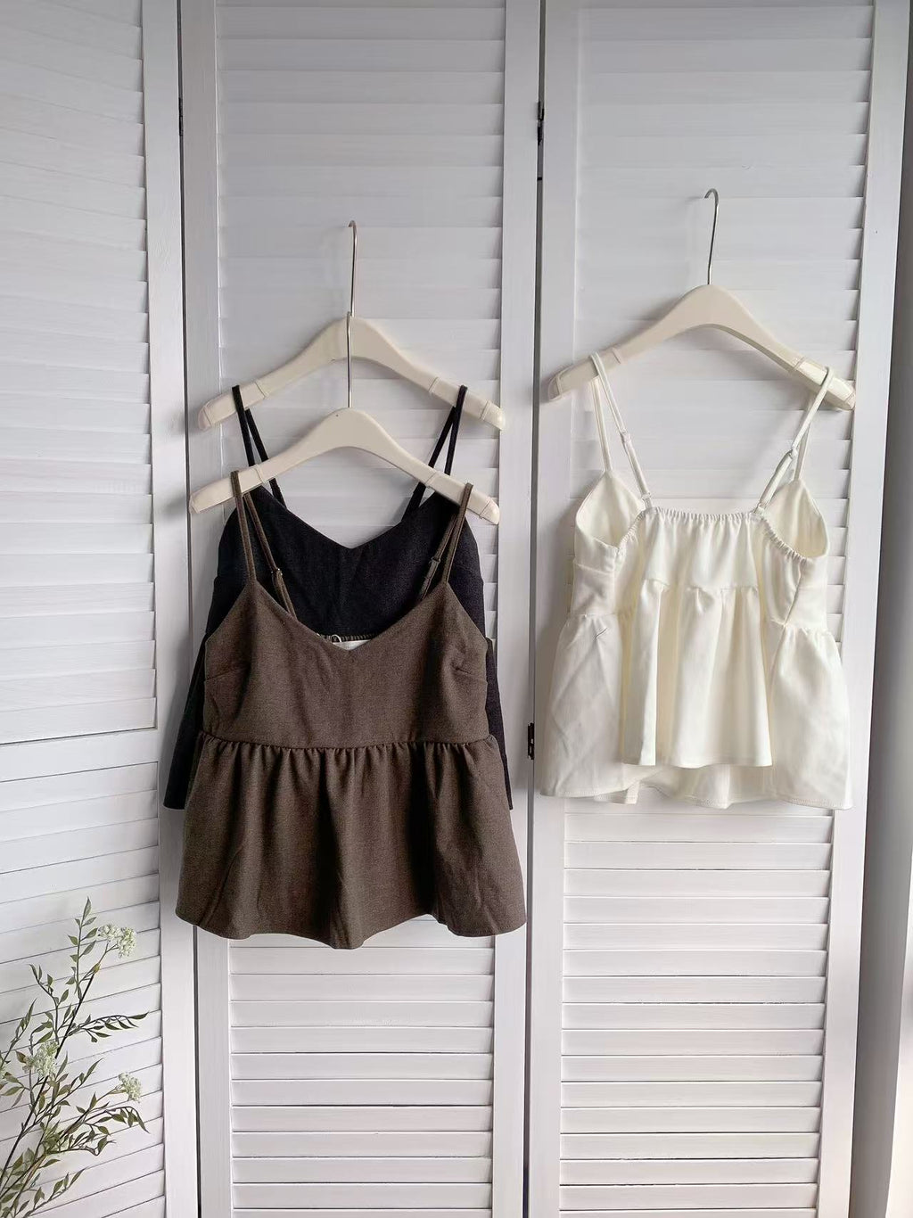 HELLO MILK TEE- 85832 簡約吊帶衫