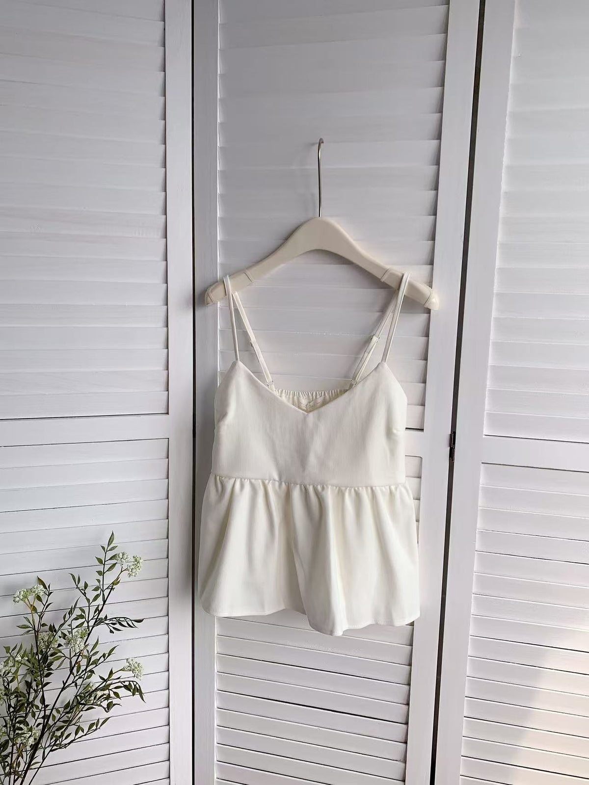 HELLO MILK TEE- 85832 簡約吊帶衫