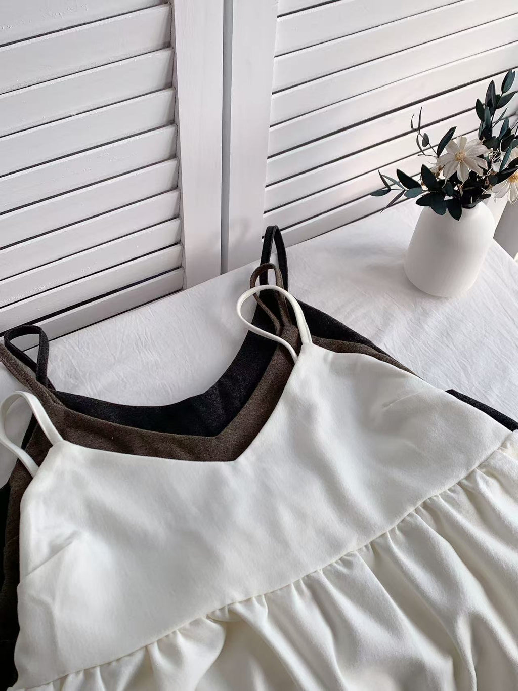 HELLO MILK TEE- 85832 簡約吊帶衫