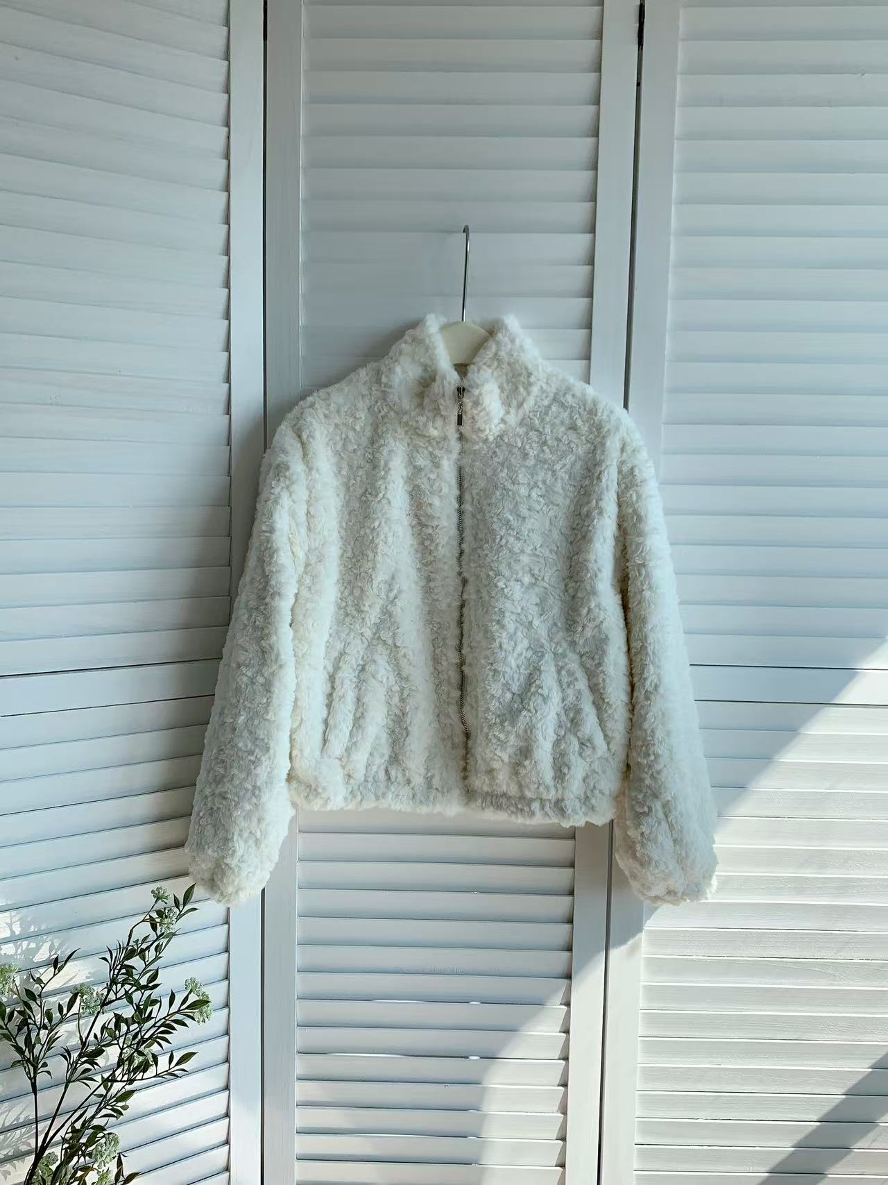 HELLO MILK TEE- 85828 毛毛外套