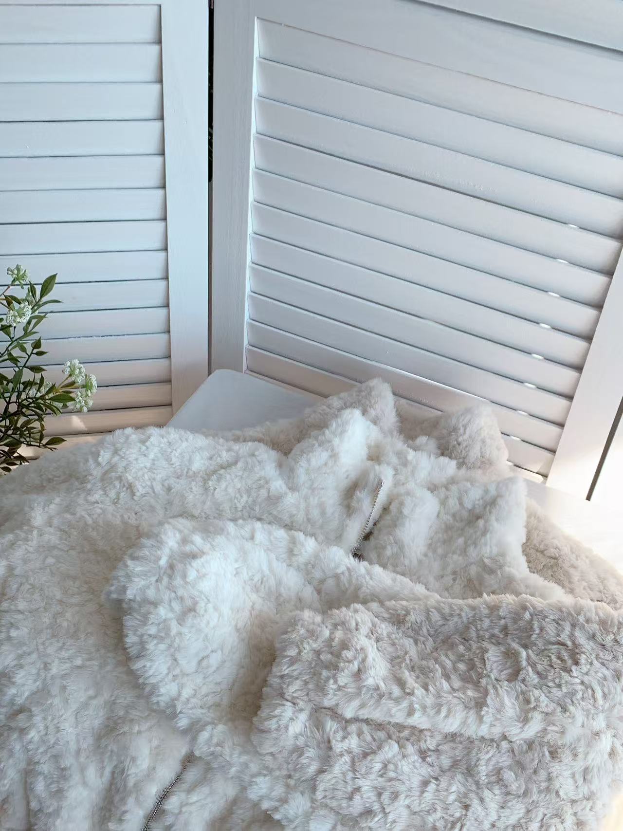 HELLO MILK TEE- 85828 毛毛外套