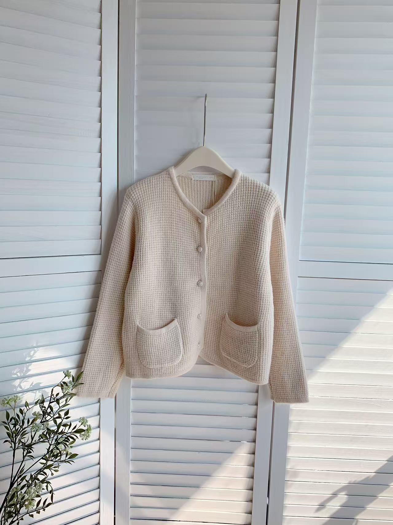 HELLO MILK TEE- 85815 簡約上衣