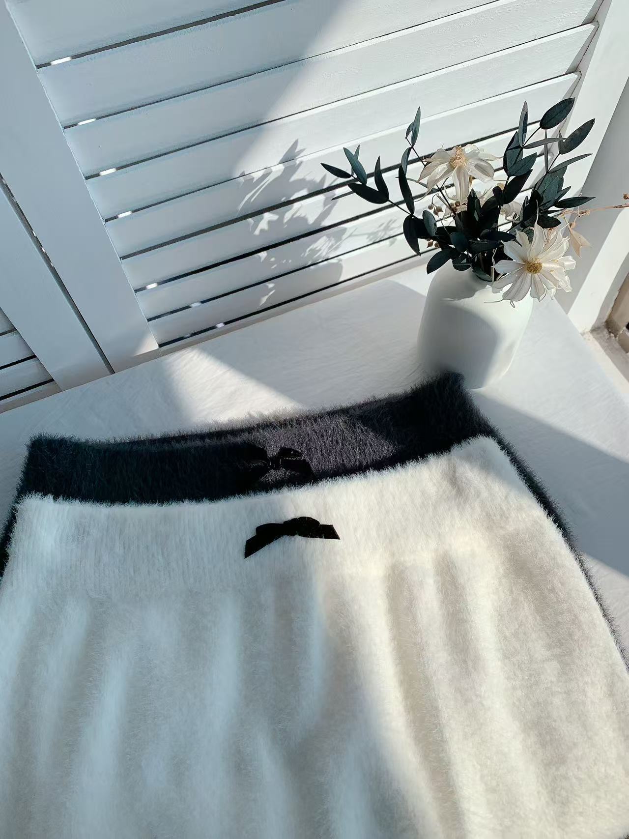 HELLO MILK TEE- 85858 毛毛半裙