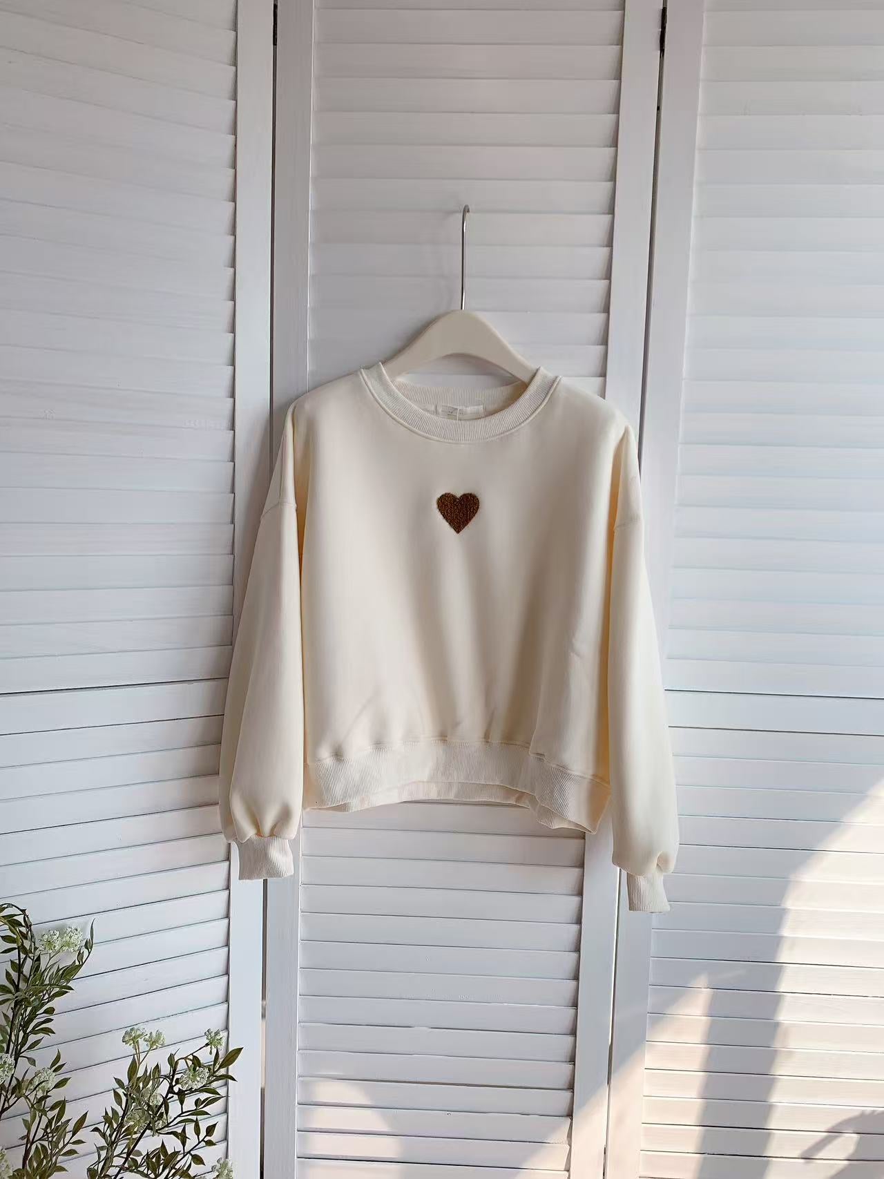 HELLO MILK TEE- 85883 愛心加絨衛衣