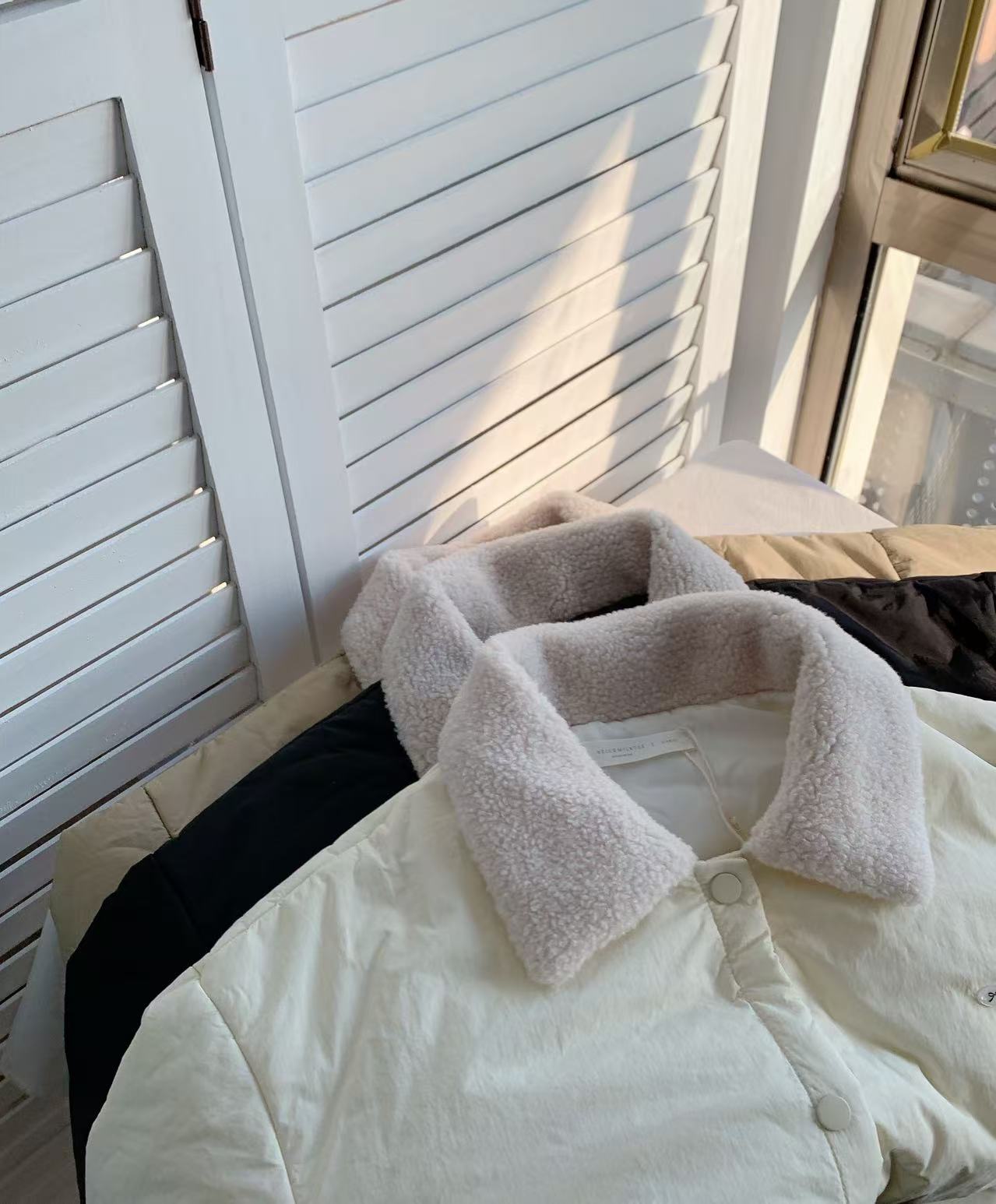 HELLO MILK TEE- 85827 毛領棉服