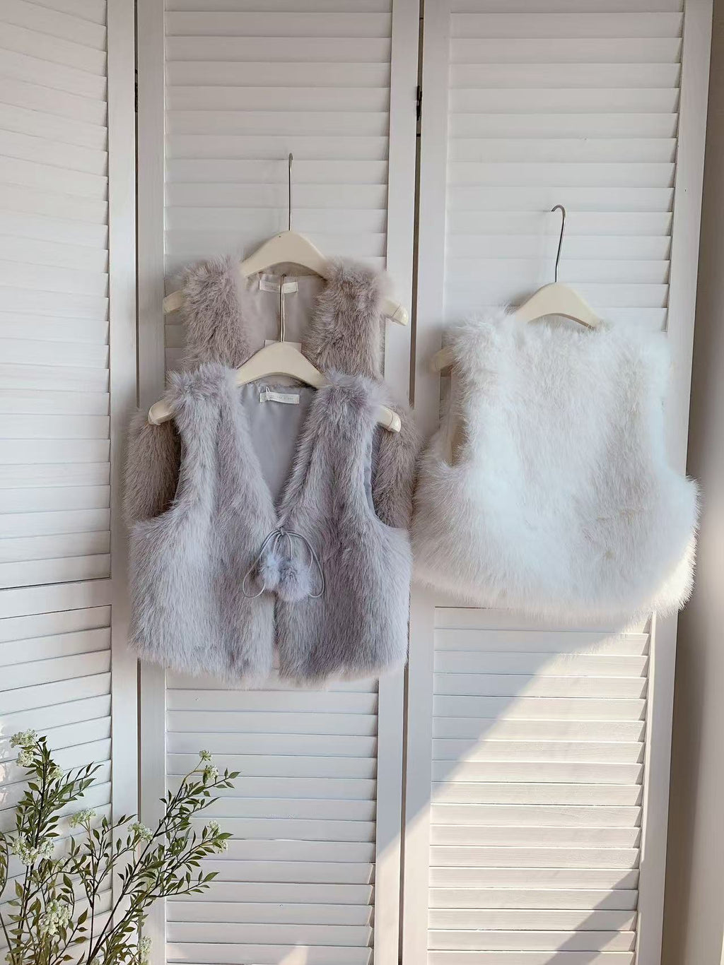 HELLO MILK TEE- 85875 毛絨馬甲