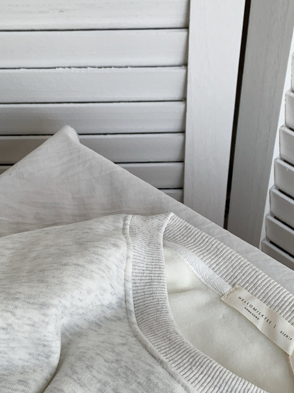 HELLO MILK TEE- 85882 蝴蝶結衛衣