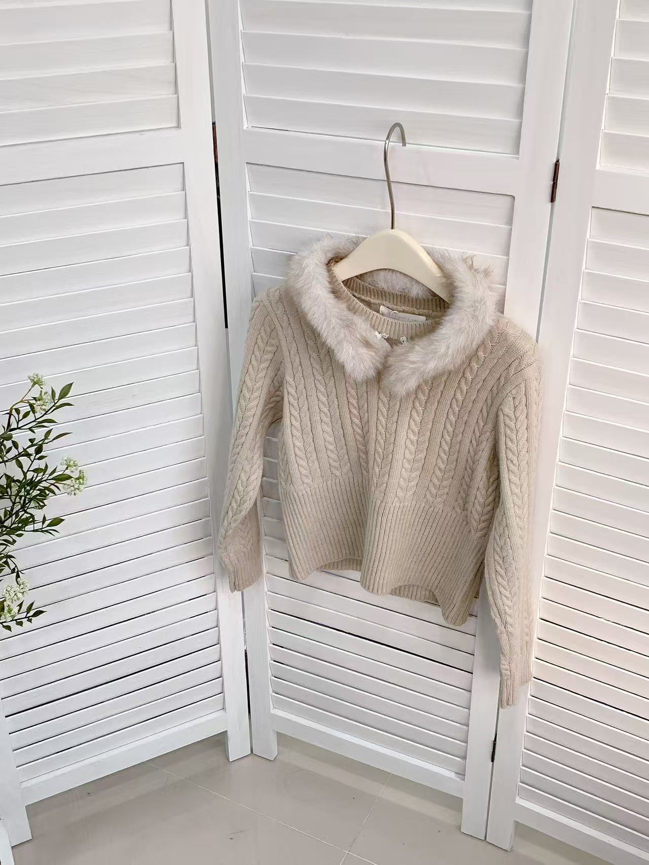 HELLO MILK TEE- 85893 扭花針織衫