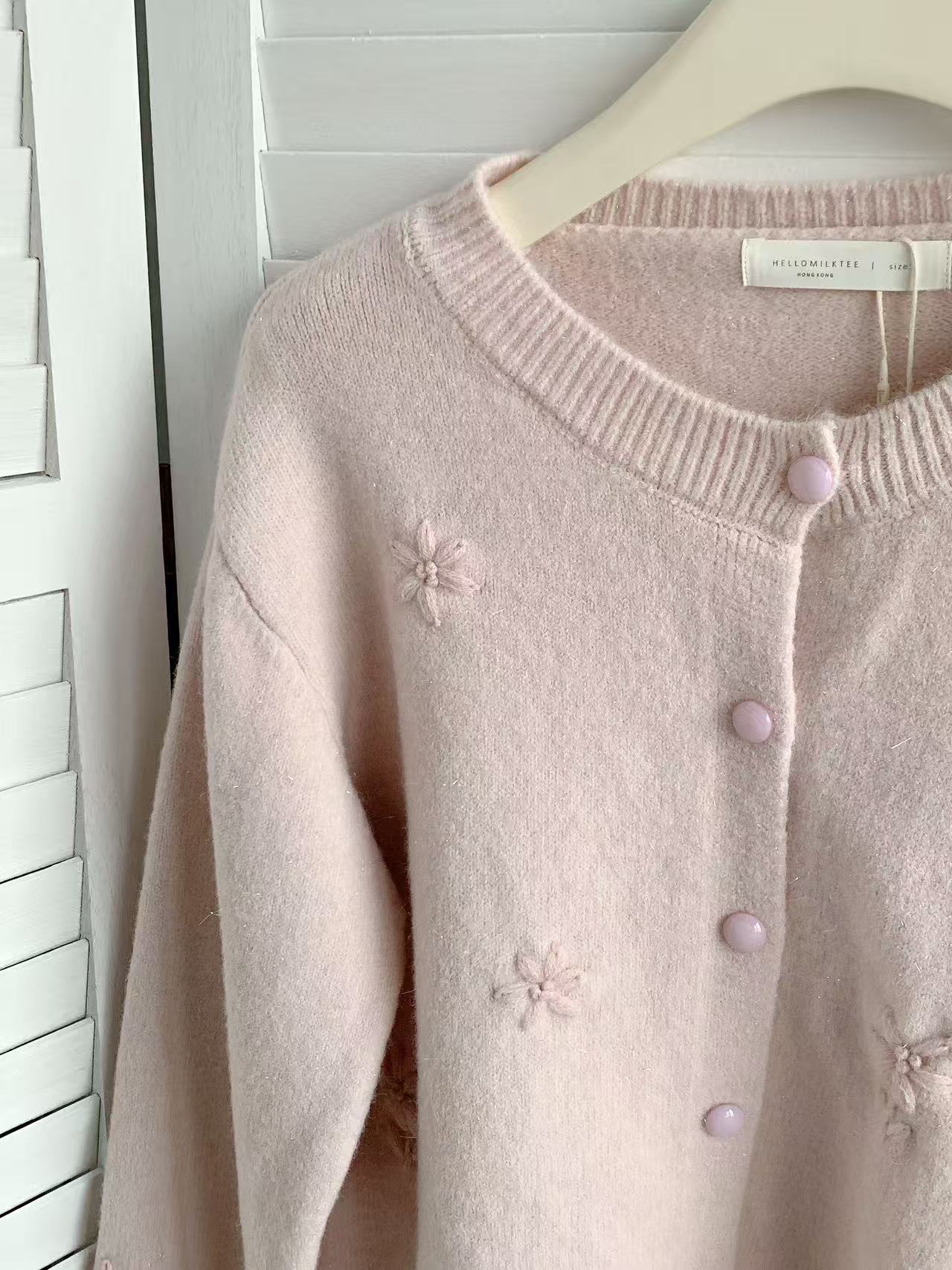 HELLO MILK TEE- 85891 簡約排扣杉