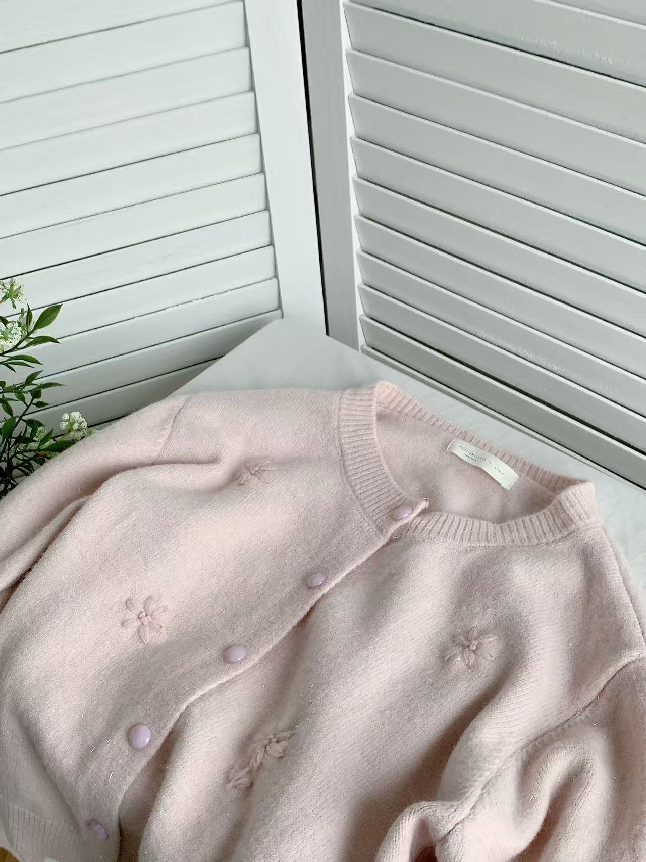 HELLO MILK TEE- 85891 簡約排扣杉