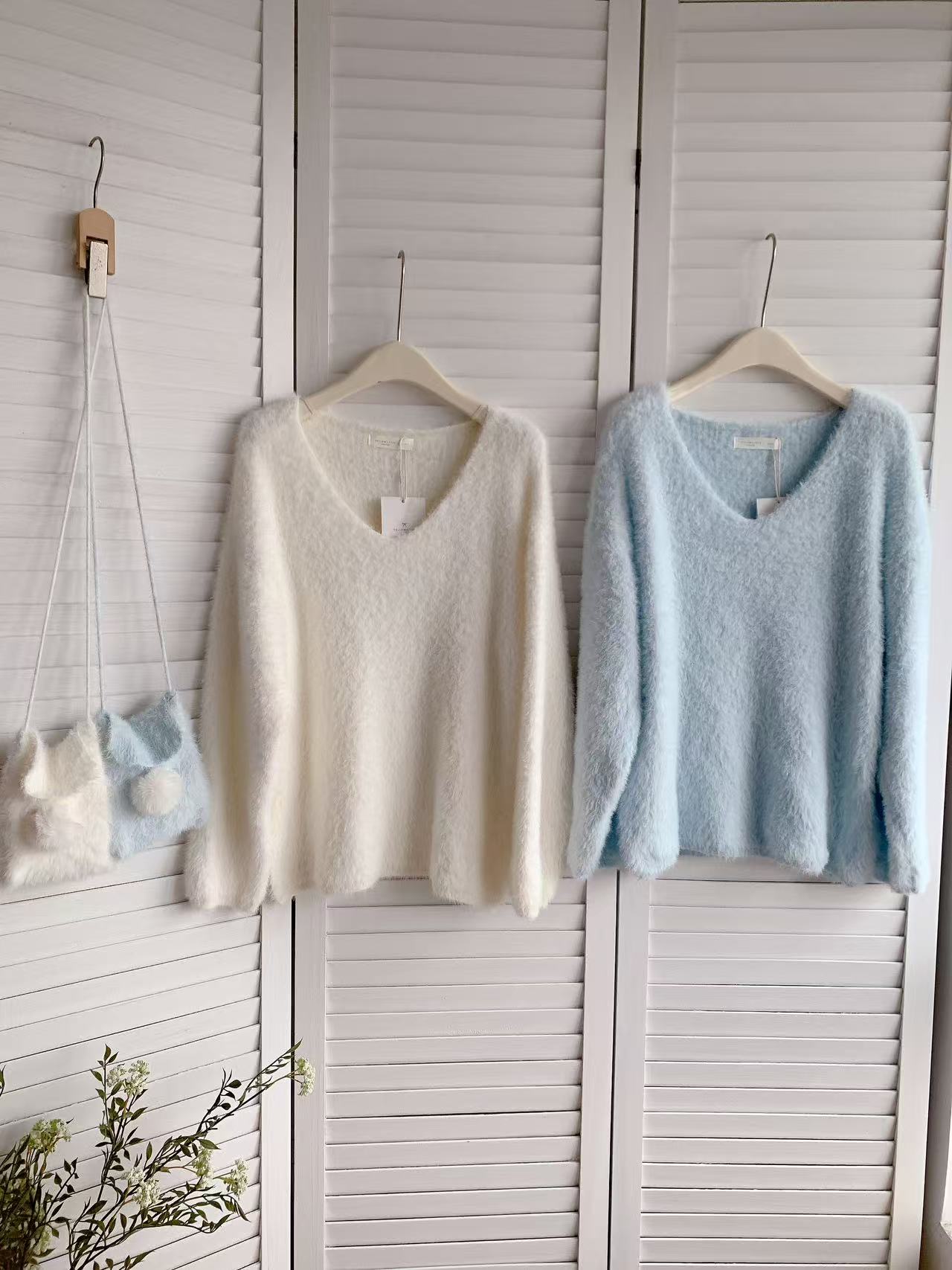 HELLO MILK TEE- 85920 毛絨上衣(有小包)