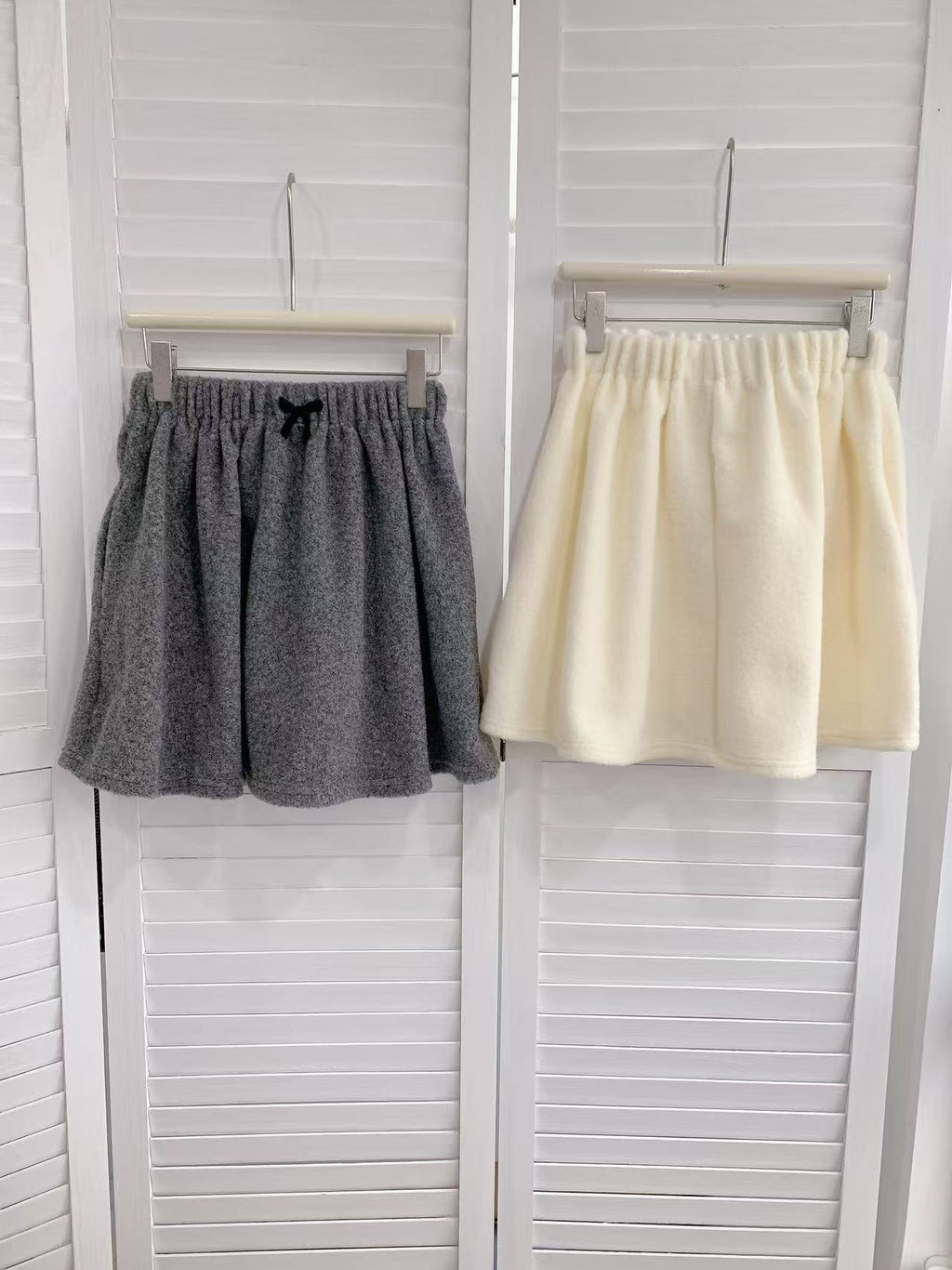 HELLO MILK TEE- 85911 簡約短裙