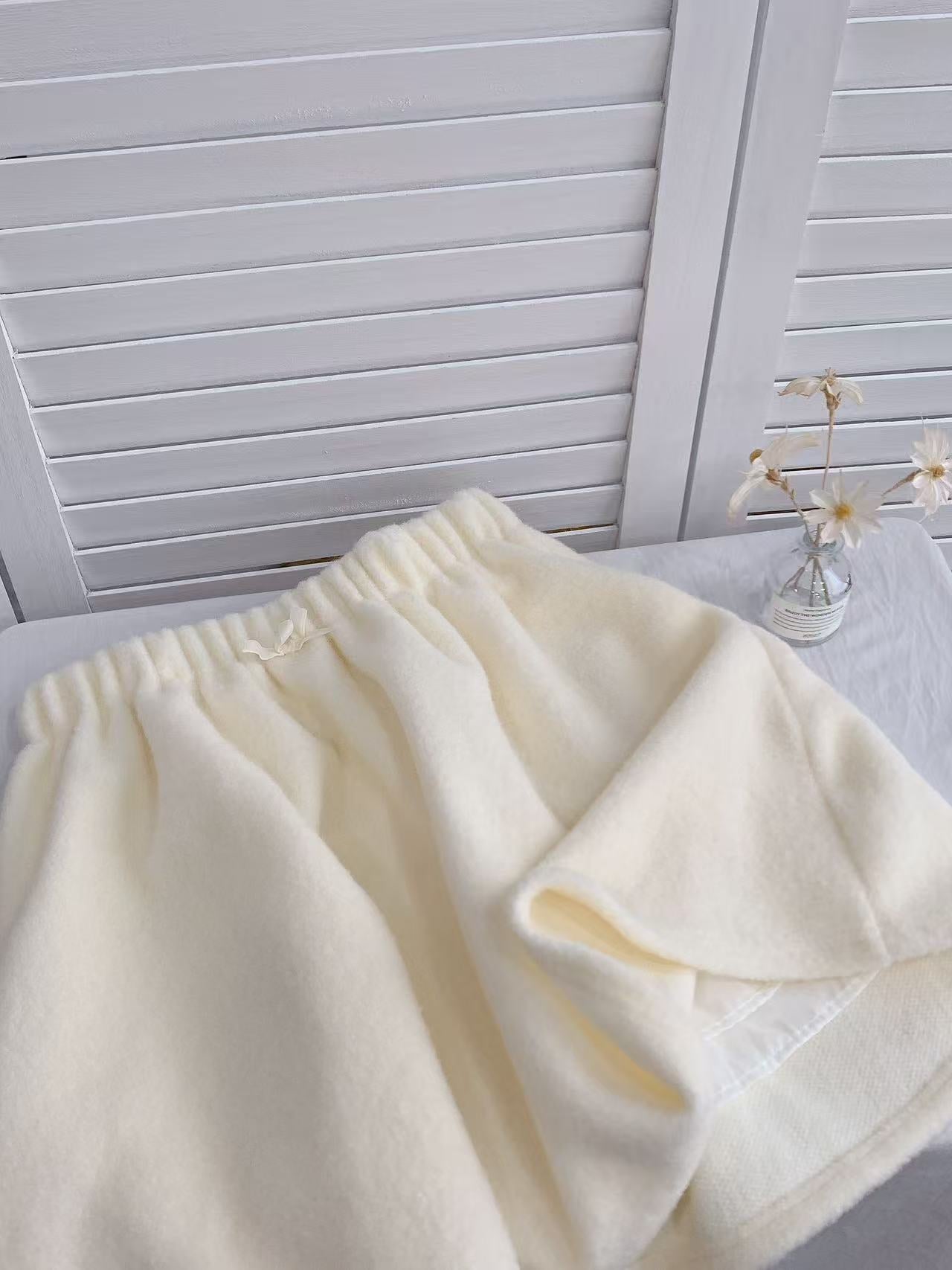 HELLO MILK TEE- 85911 簡約短裙