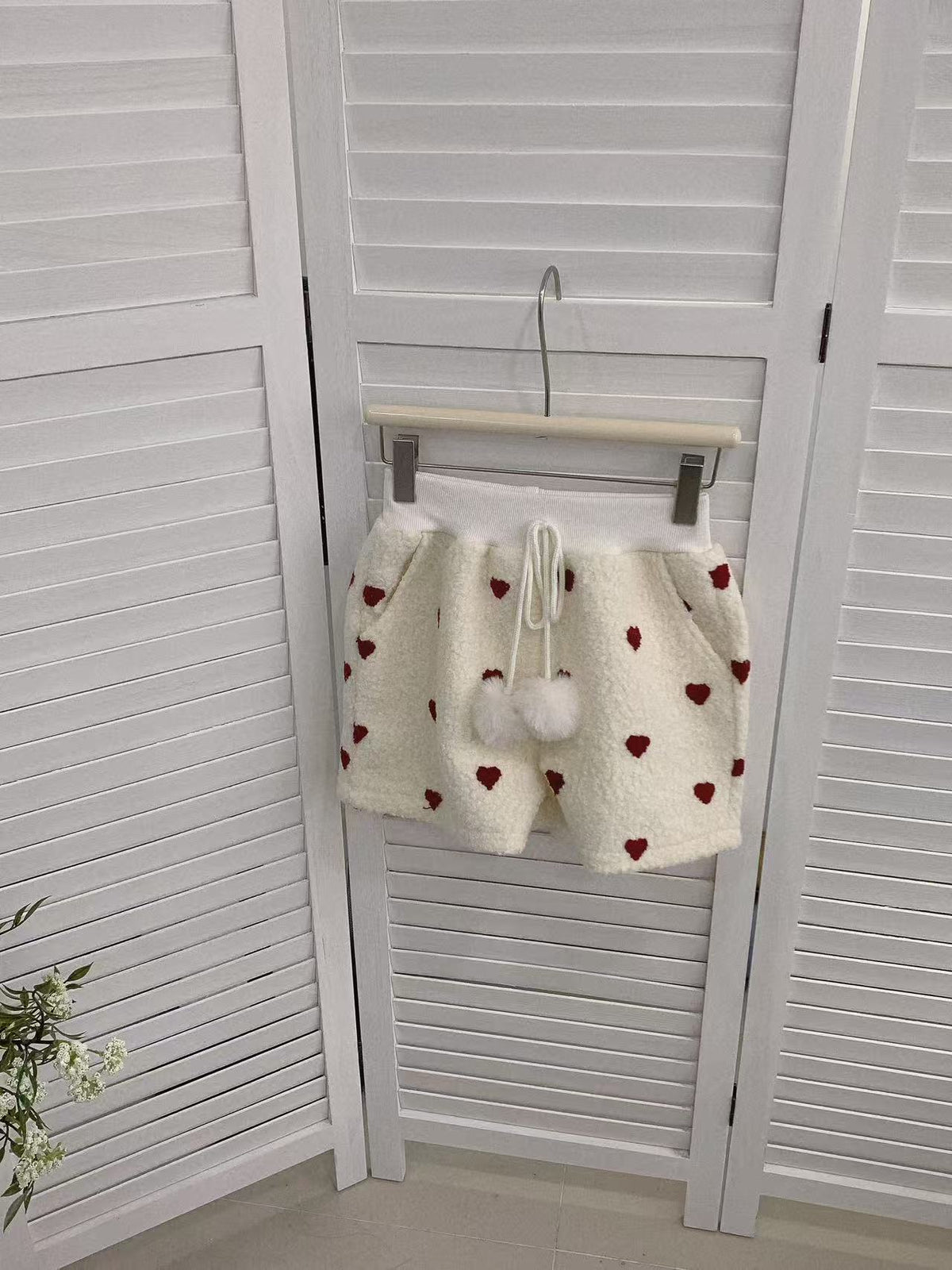 HELLO MILK TEE- 85861 愛心短褲