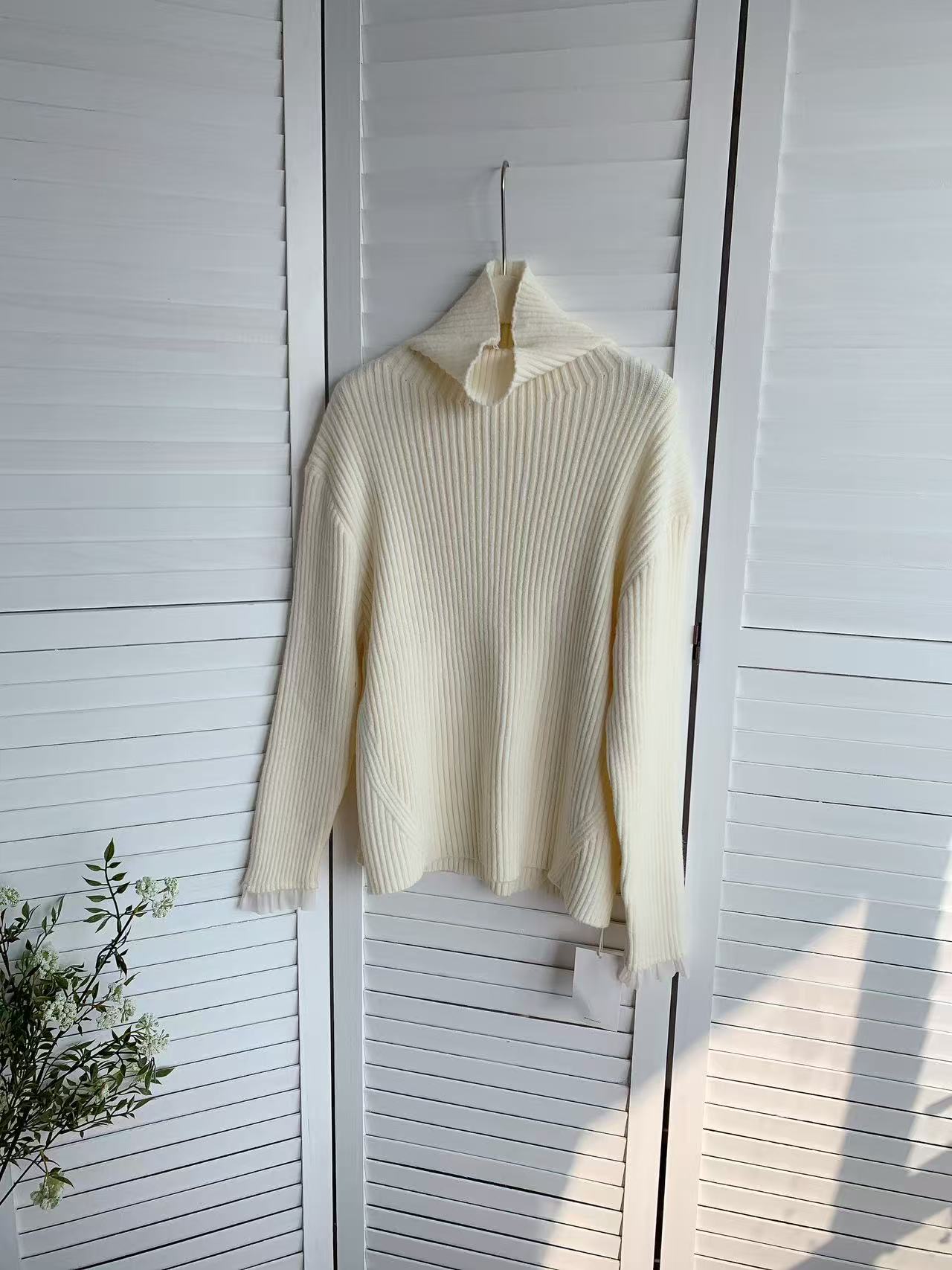 HELLO MILK TEE- 85851 花邊袖上衣