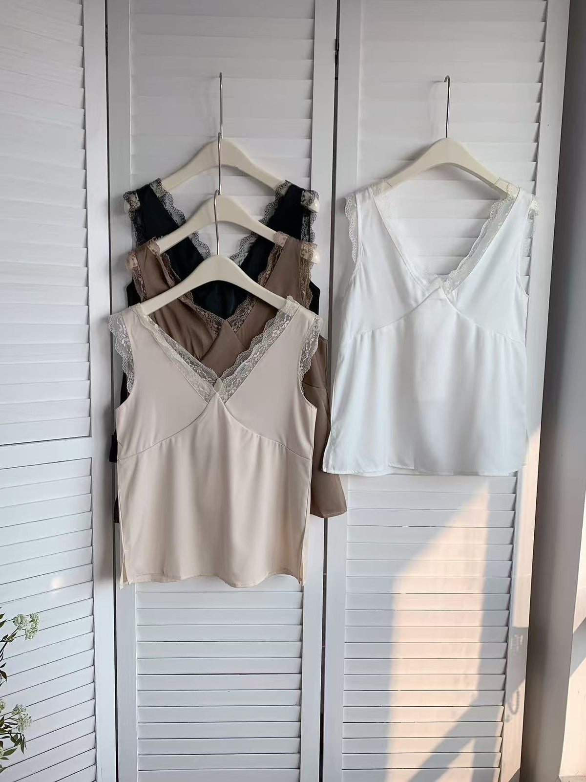 HELLO MILK TEE- 85798 拼接背心