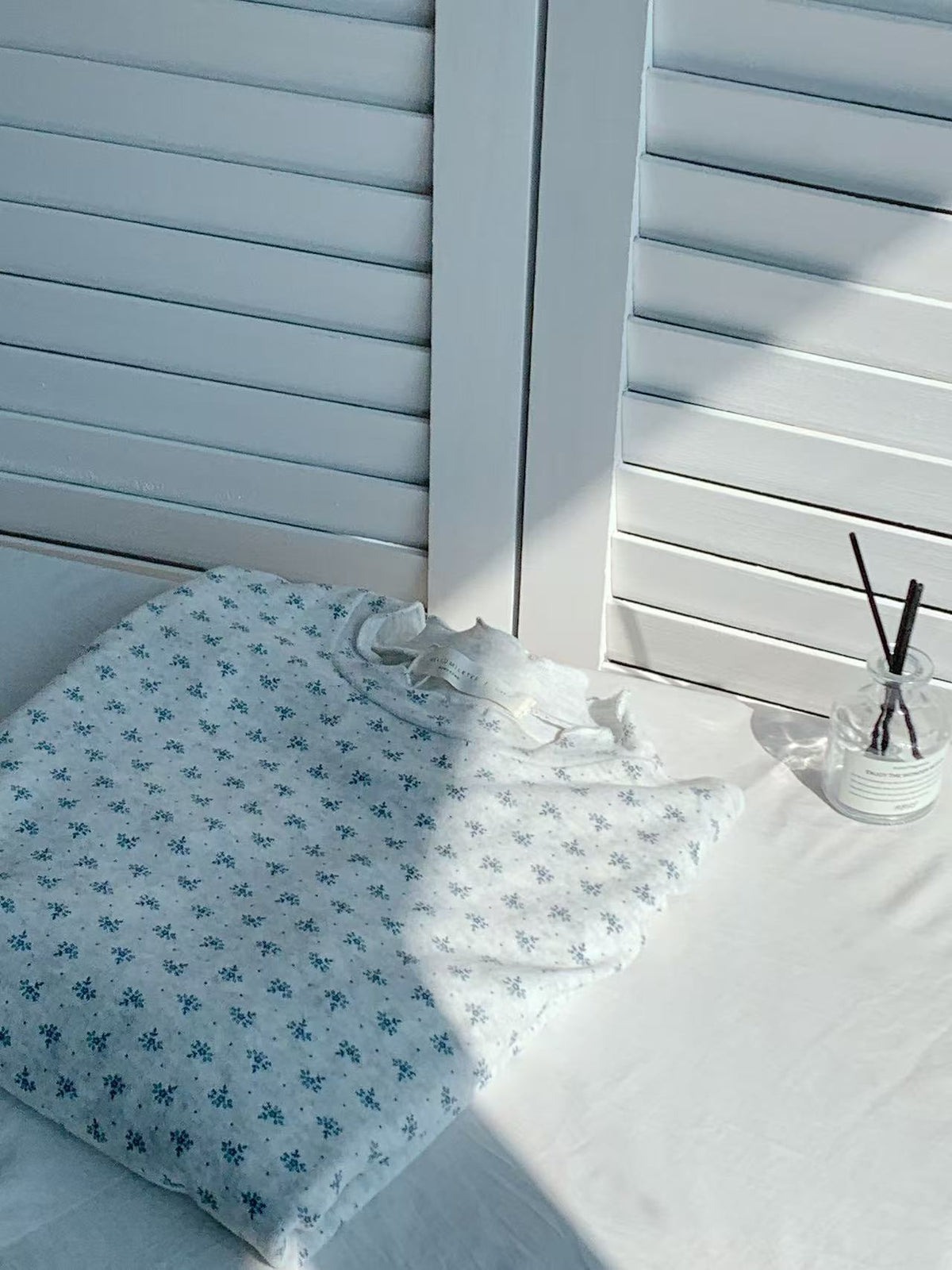 HELLO MILK TEE- 85916 碎花打底衫