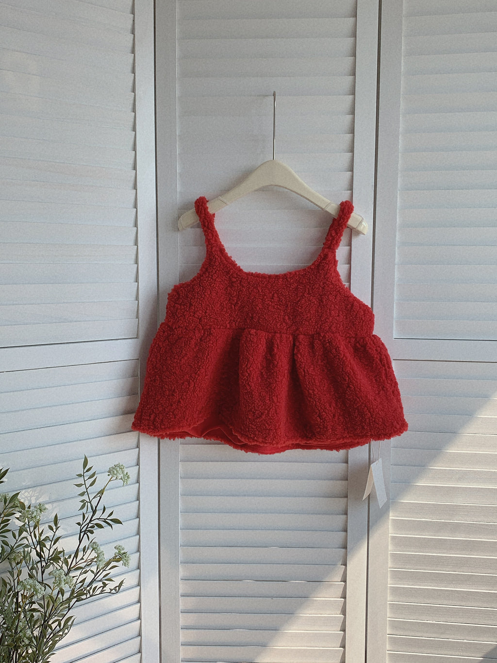 HELLO MILK TEE- 85915 毛絨吊帶衫