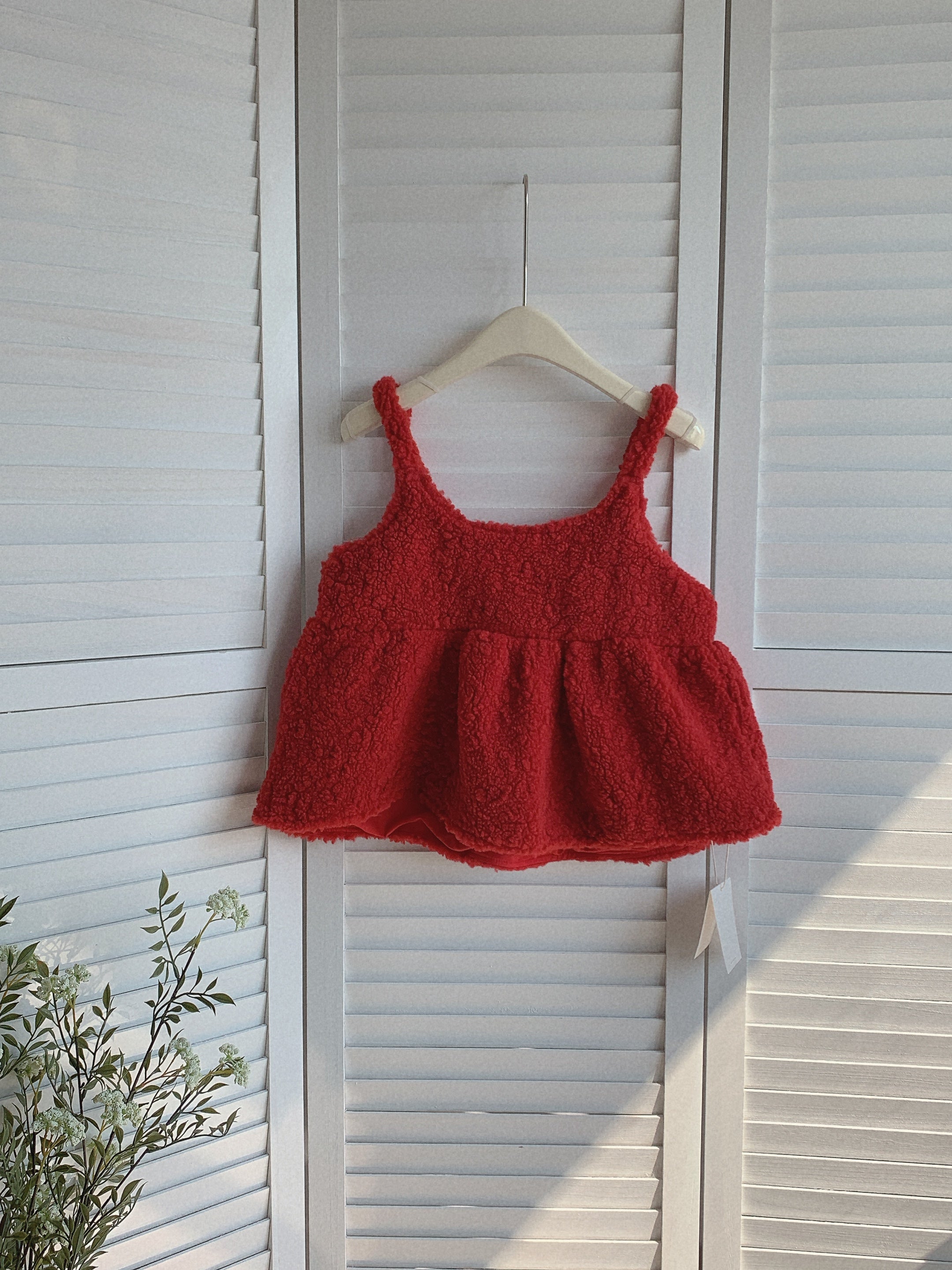 HELLO MILK TEE- 85915 毛絨吊帶衫