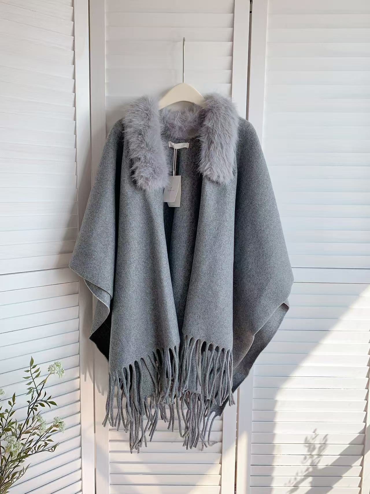 HELLO MILK TEE- 85898 毛毛上衣