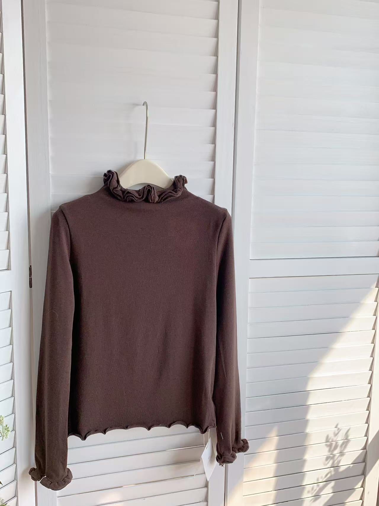 HELLO MILK TEE- 85945 套頭後珍珠扣打底衫