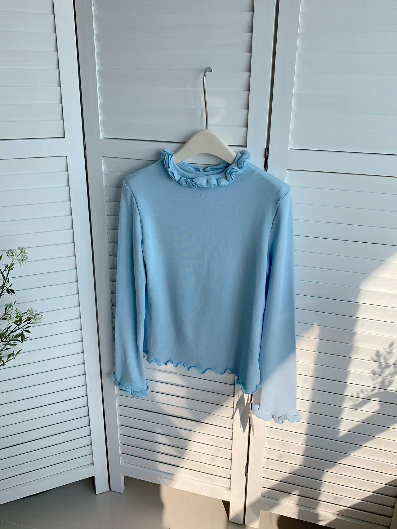 HELLO MILK TEE- 85945 套頭後珍珠扣打底衫