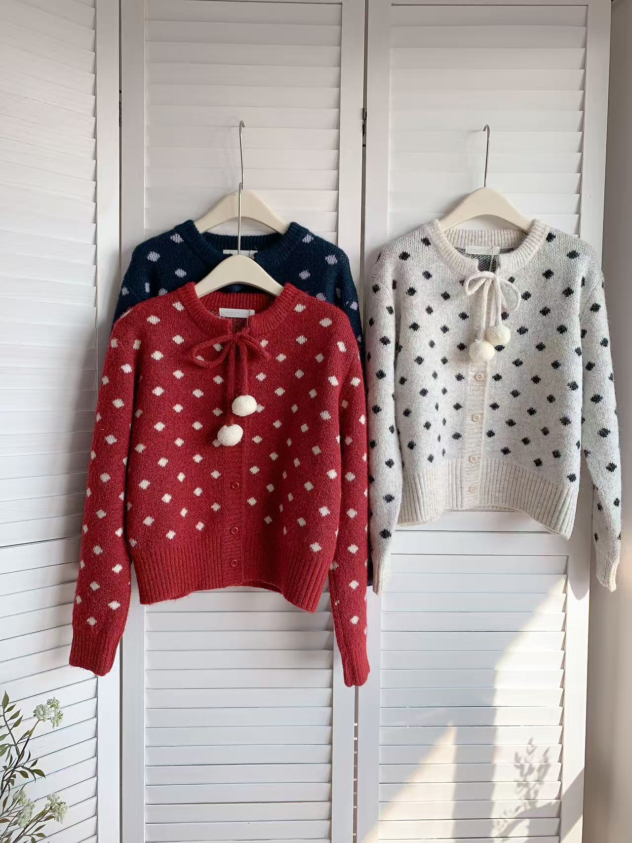 HELLO MILK TEE- 85897 波點開衫