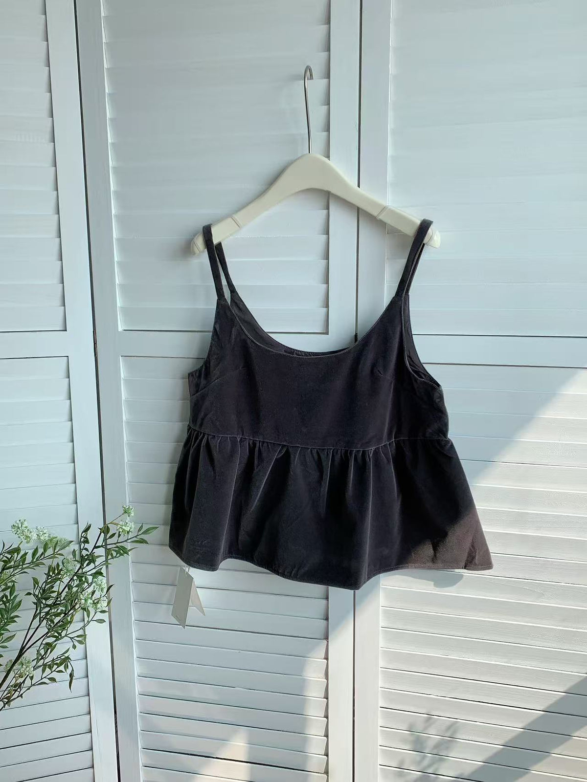 HELLO MILK TEE- 85947 絲絨吊帶衫