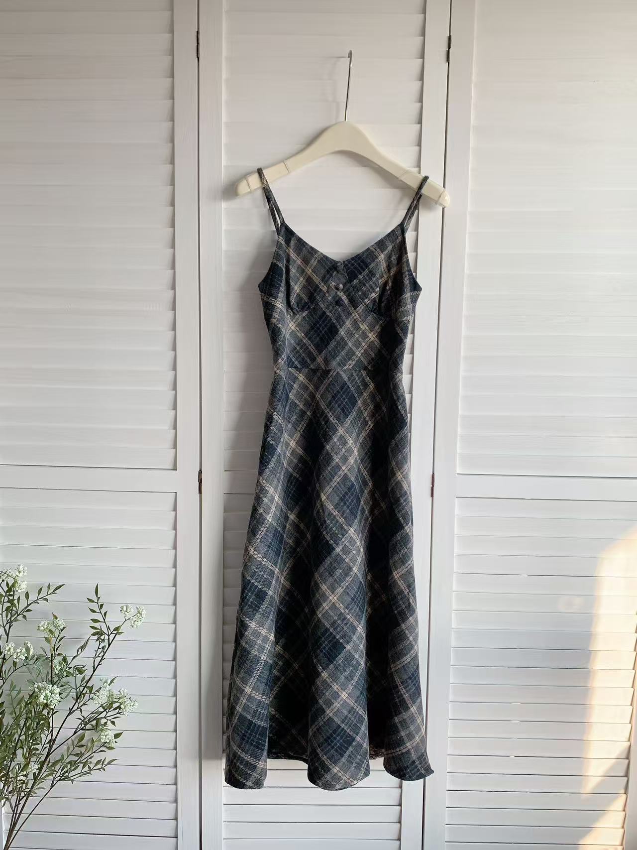 HELLO MILK TEE- 85941 質感吊帶裙