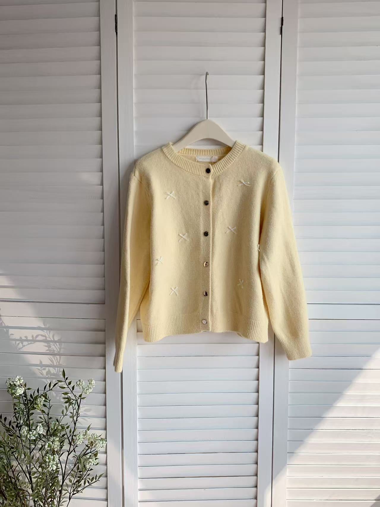 HELLO MILK TEE- 85995 蕾絲領上衣