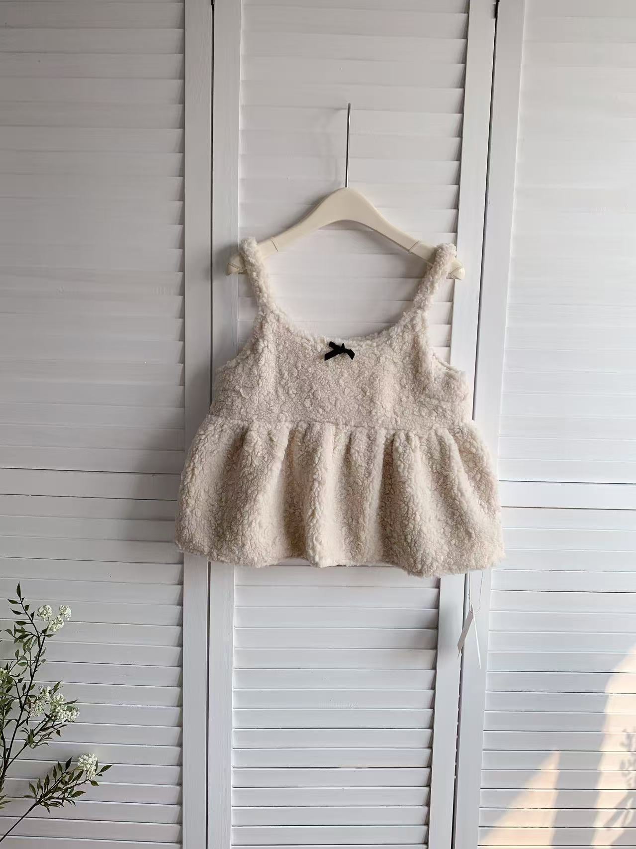 HELLO MILK TEE- 85915 毛絨吊帶衫