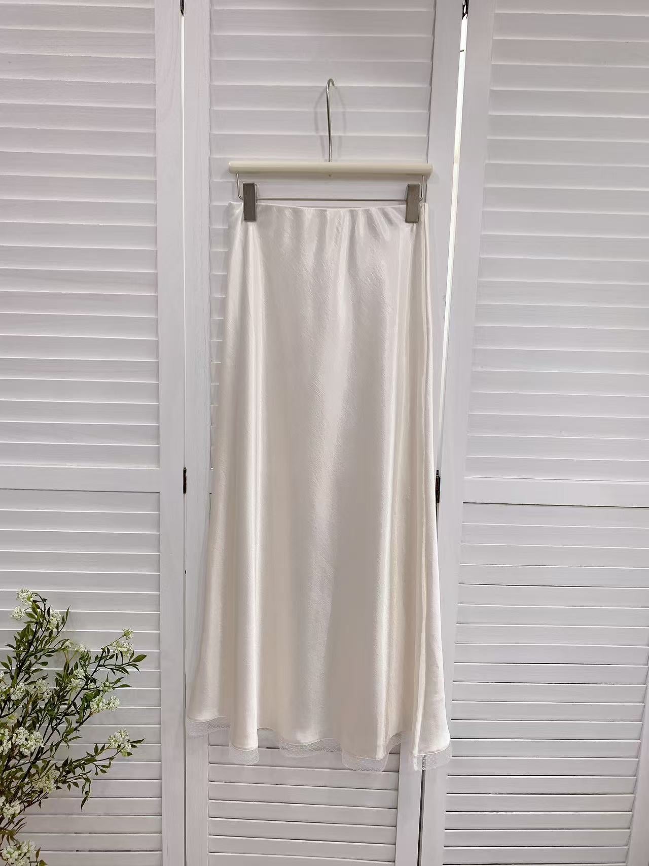 HELLO MILK TEE- 86008 緞面半裙