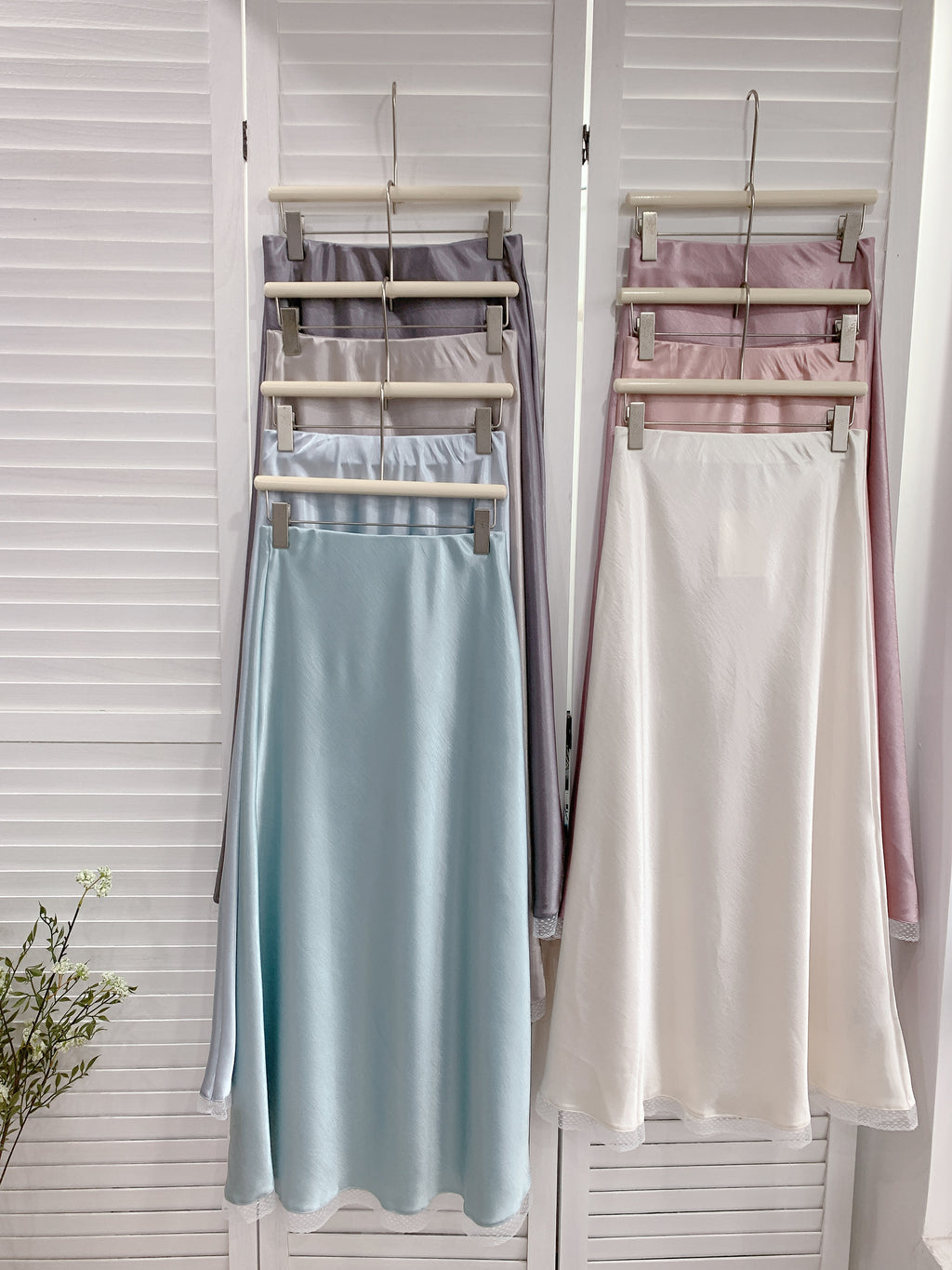 HELLO MILK TEE- 86008 緞面半裙