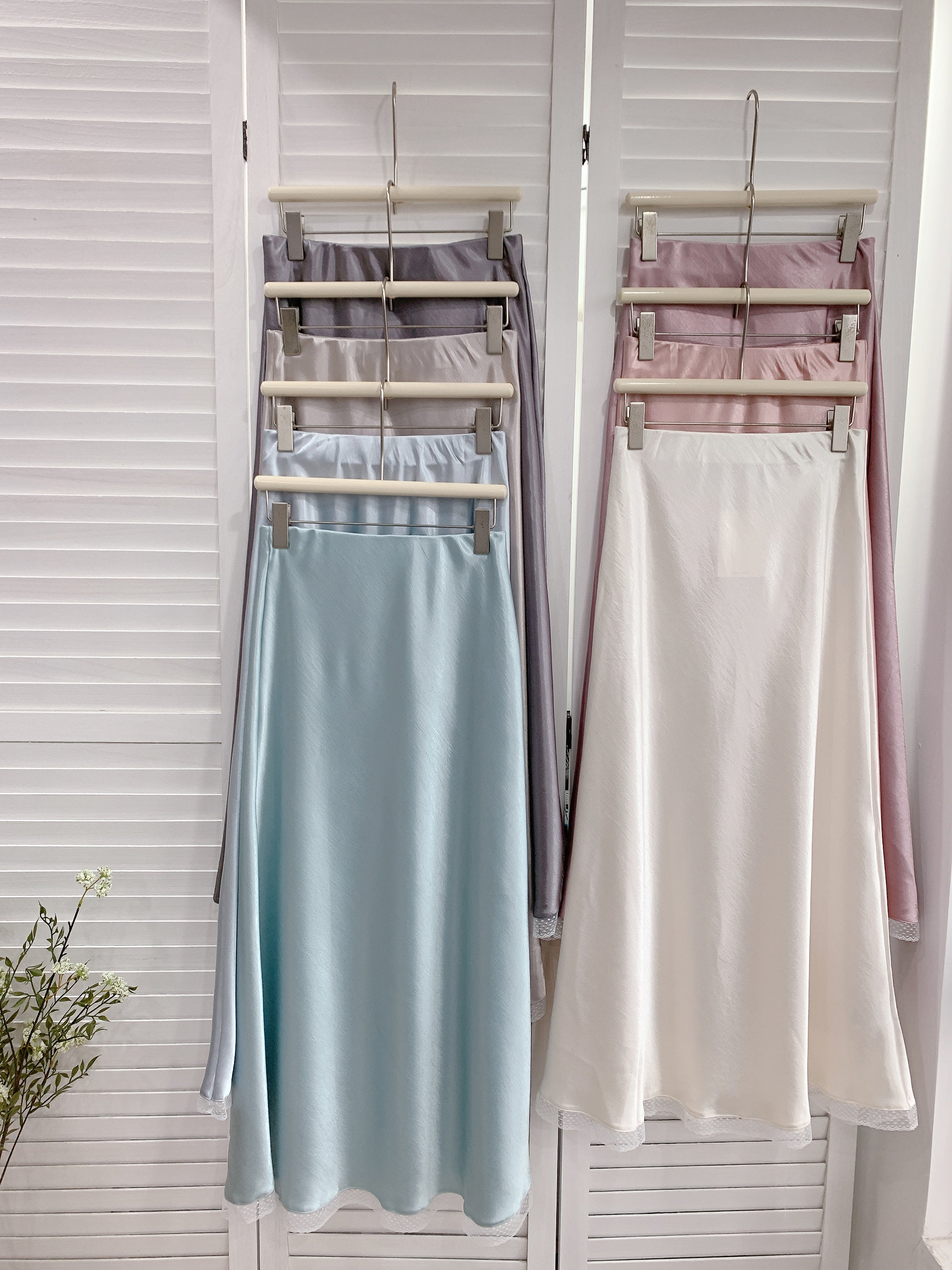 HELLO MILK TEE- 86008 緞面半裙