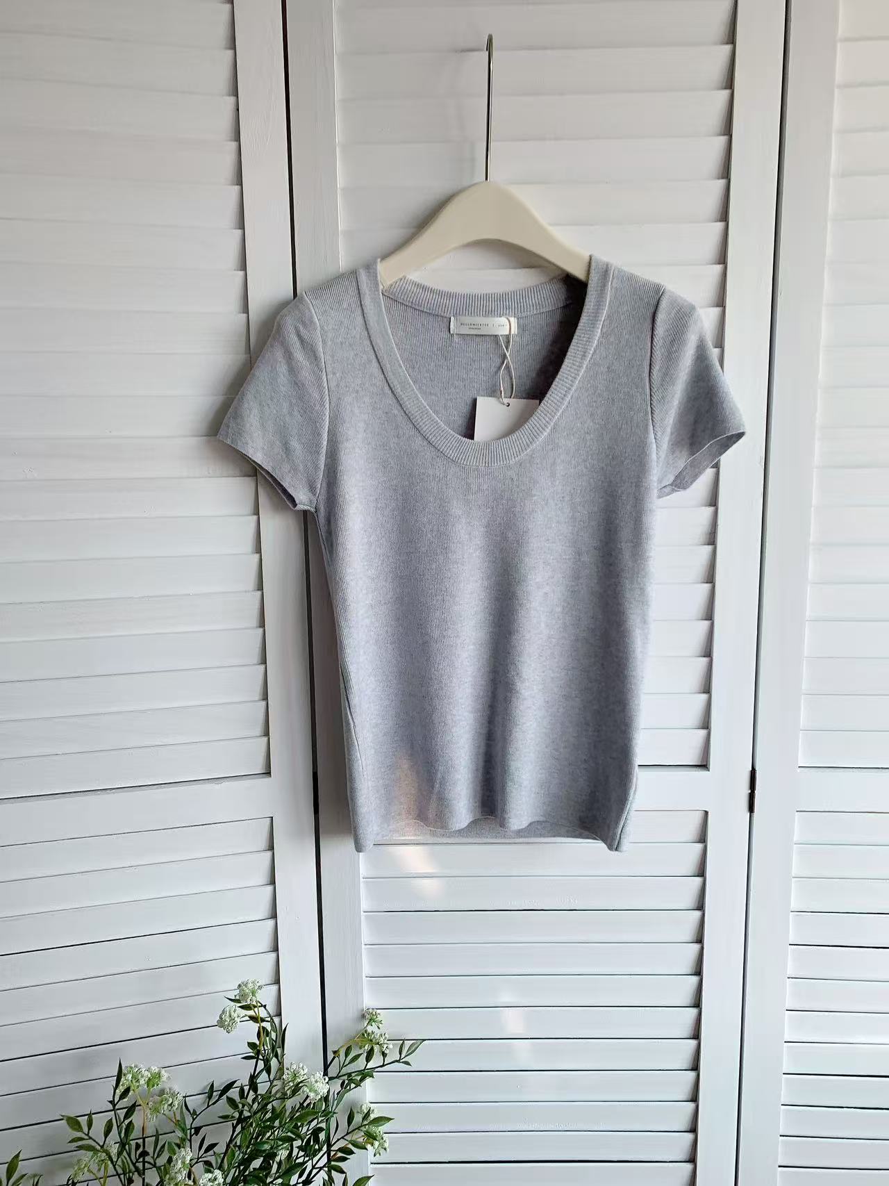 HELLO MILK TEE- 86056 圓領後小蝴蝶結上衣