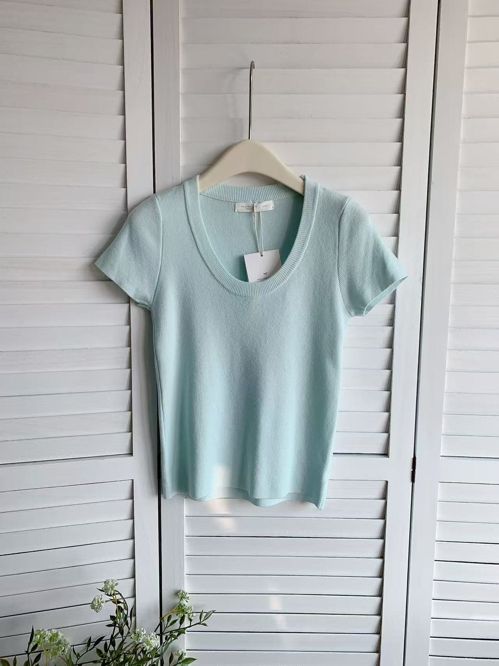 HELLO MILK TEE- 86056 圓領後小蝴蝶結上衣