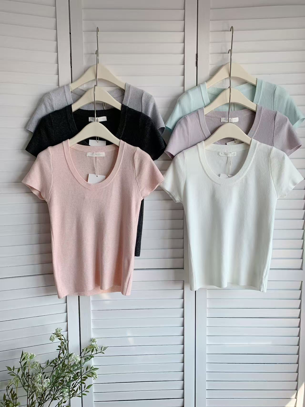 HELLO MILK TEE- 86056 圓領後小蝴蝶結上衣