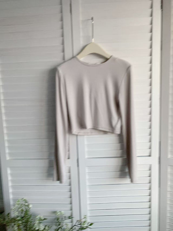 HELLO MILK TEE- 86023 簡約後背小蝴蝶結上衣