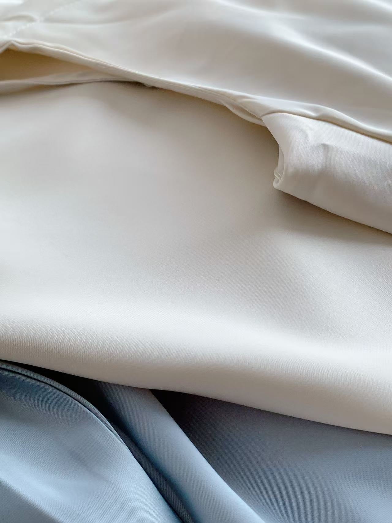 HELLO MILK TEE- 86089 緞面連裙