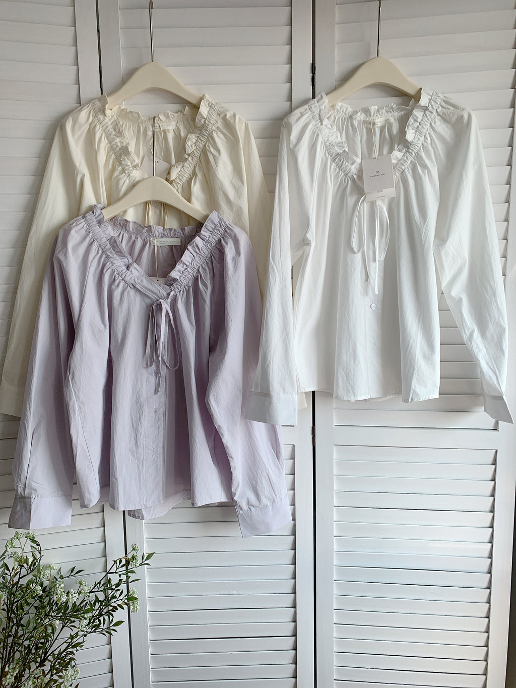 HELLO MILK TEE- 86116 V領小衫