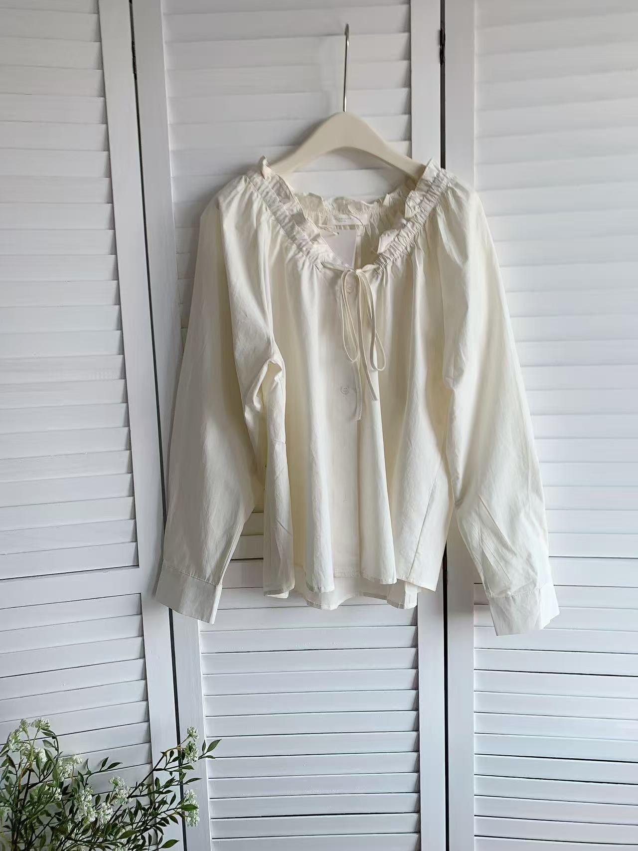 HELLO MILK TEE- 86116 V領小衫