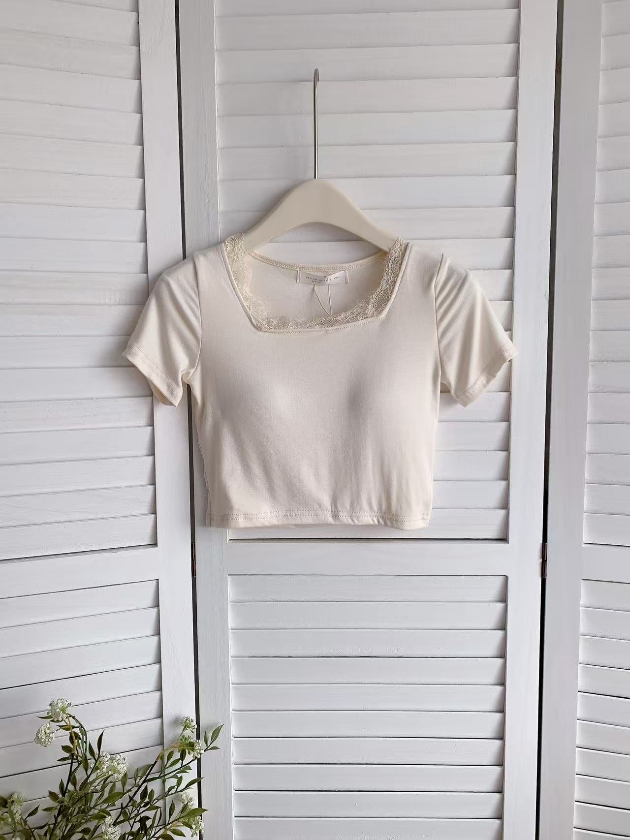 HELLO MILK TEE- 86014 短袖LACE邊有墊上衣