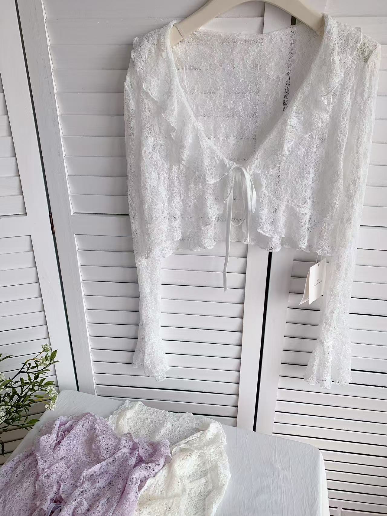 HELLO MILK TEE- 86102 荷葉邊上衣