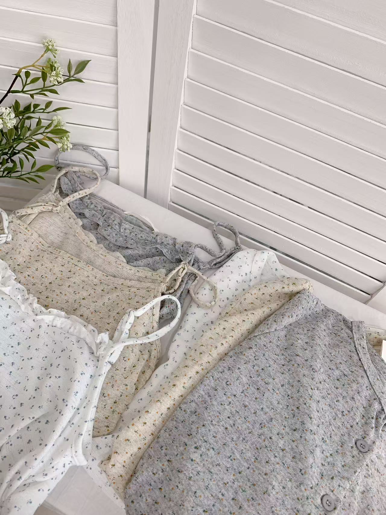 HELLO MILK TEE- 86110 小花套裝