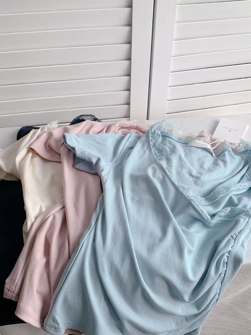 HELLO MILK TEE- 86146 V領小衫